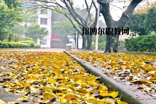 廣東輕工職業(yè)技術(shù)學(xué)校2020年報名條件、招生要求、招生對象