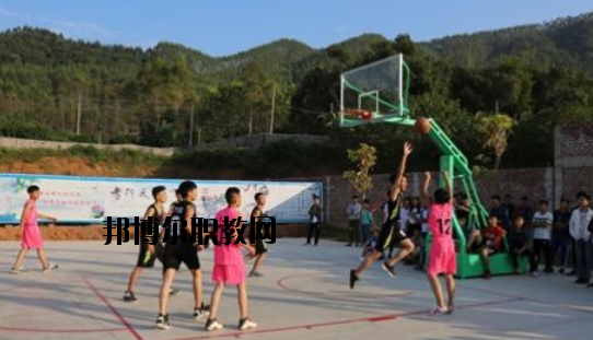 興業(yè)中等職業(yè)技術(shù)學(xué)校2020年報(bào)名條件、招生要求、招生對(duì)象 