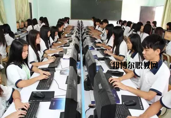 肇慶高要技工學(xué)校2020年報(bào)名條件、招生要求、招生對(duì)象