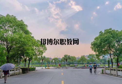 新余新興產(chǎn)業(yè)工程學(xué)校怎么樣、好不好