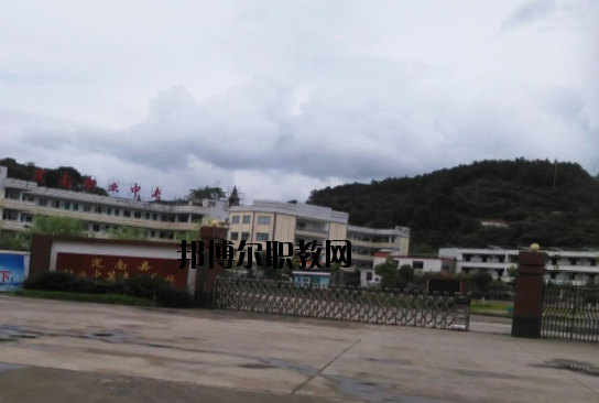 定南中等專(zhuān)業(yè)學(xué)校網(wǎng)站網(wǎng)址