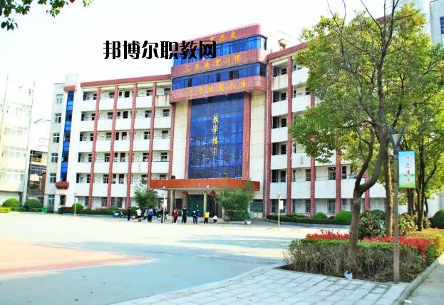 孝感工業(yè)學(xué)校2020年報(bào)名條件、招生要求、招生對(duì)象