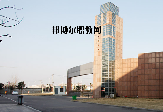 鳳臺職業(yè)教育中心2020年報名條件、招生要求、招生對象