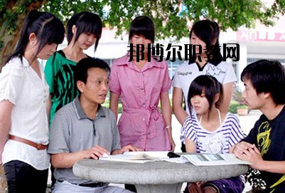 內(nèi)江奮發(fā)職業(yè)學(xué)校2020年報名條件、招生要求、招生對象