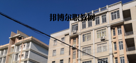 梧州服裝職業(yè)技術學校2020年報名條件、招生要求、招生對象 