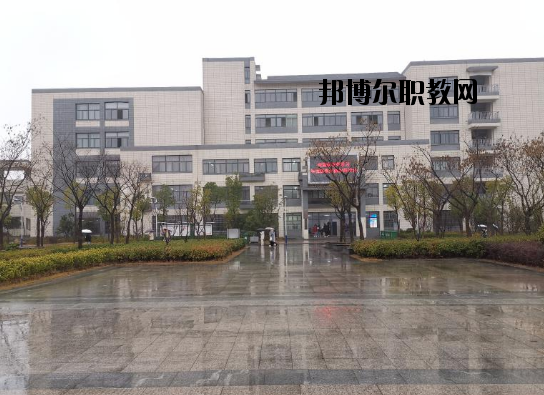 合肥工業(yè)學(xué)校2020年報(bào)名條件、招生要求、招生對(duì)象