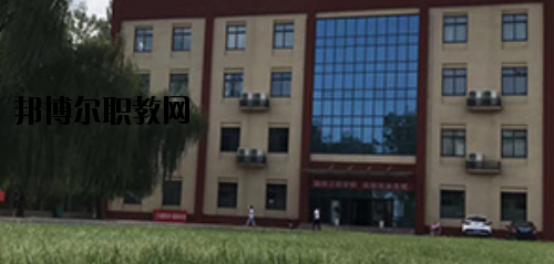 河南工業(yè)和信息化高級(jí)技工學(xué)校2021年報(bào)名條件、招生要求、招生對(duì)象