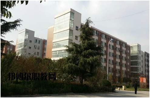 鄭州中原中等專業(yè)學校2021年報名條件、招生要求、招生對象