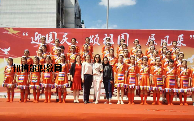 阜陽現(xiàn)代職業(yè)教育學(xué)校2020年報名條件、招生要求、招生對象