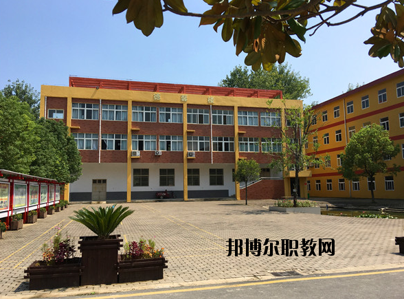 潁上信息工程學(xué)校2020年報(bào)名條件、招生要求、招生對(duì)象