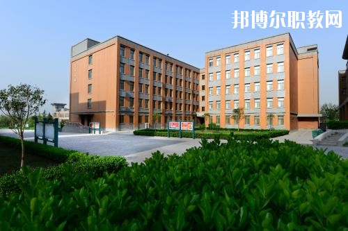 新都衛(wèi)生職業(yè)學(xué)校2020年報(bào)名條件、招生要求、招生對(duì)象