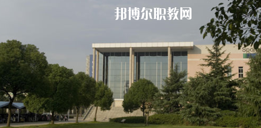 崇左八桂城市中等職業(yè)技術(shù)學(xué)校2020年報(bào)名條件、招生要求、招生對(duì)象
