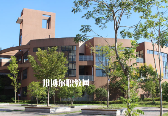 黃山東華技工學(xué)校2020年報(bào)名條件、招生要求、招生對(duì)象