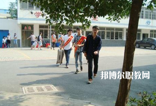 合肥商貿(mào)職業(yè)學(xué)校2020年報(bào)名條件、招生要求、招生對(duì)象