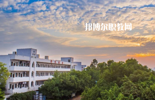 廣州市南沙區(qū)嶺東職業(yè)技術學校2020年報名條件、招生要求、招生對象