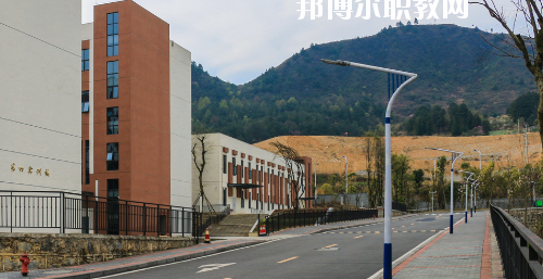 貴州建設(shè)職業(yè)技術(shù)學(xué)院中職部2020年報(bào)名條件、招生要求、招生對象