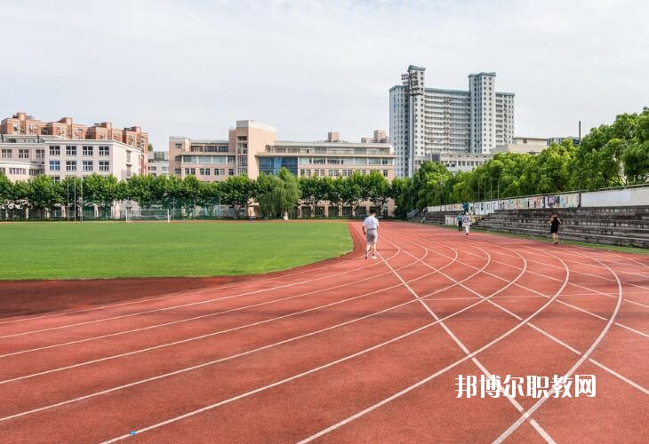 重慶藝才高級技工學(xué)校2020年報名條件、招生要求、招生對象