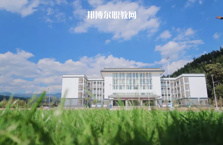 澄江縣職業(yè)高級(jí)中學(xué)2021年報(bào)名條件、招生要求、招生對(duì)象