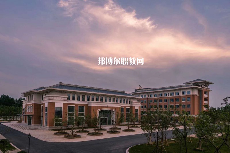 四川2021年讀中專學(xué)?？梢钥即髮W(xué)嗎