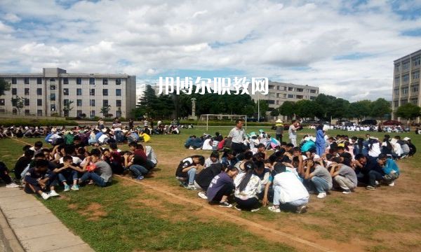 宜良縣職業(yè)高級中學2021年學費、收費多少