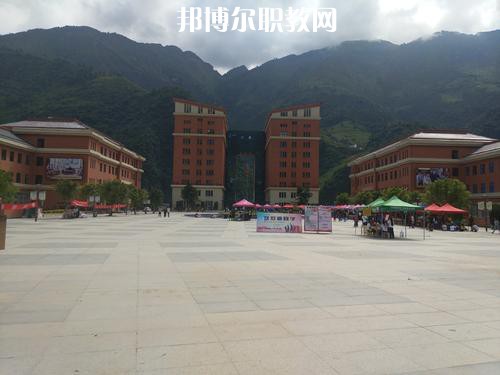 怒江州民族中等專業(yè)學(xué)校2021年報(bào)名條件、招生要求、招生對(duì)象