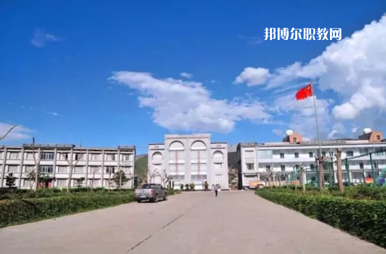 紅河財(cái)經(jīng)學(xué)校2021年報(bào)名條件、招生要求、招生對(duì)象