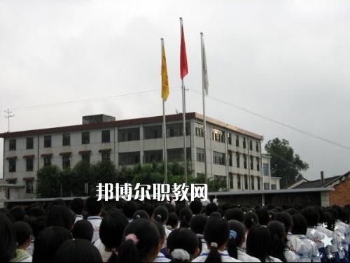 云南臨滄衛(wèi)生學(xué)校2021年報(bào)名條件、招生要求、招生對(duì)象