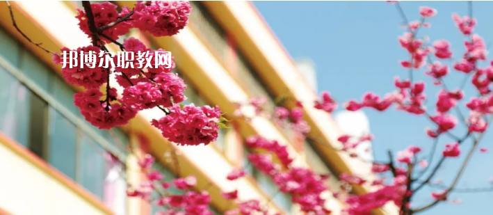 云南昆明工業(yè)學(xué)校2021年報(bào)名條件、招生要求、招生對(duì)象
