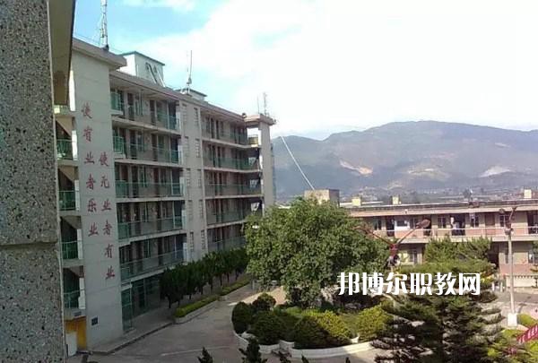 玉溪第二職業(yè)高級(jí)中學(xué)2021年學(xué)費(fèi)、收費(fèi)多少