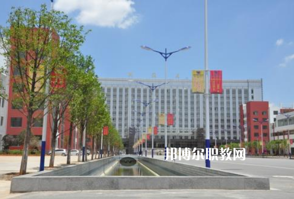 云南電子信息高級技工學(xué)校2021年報(bào)名條件、招生要求、招生對象