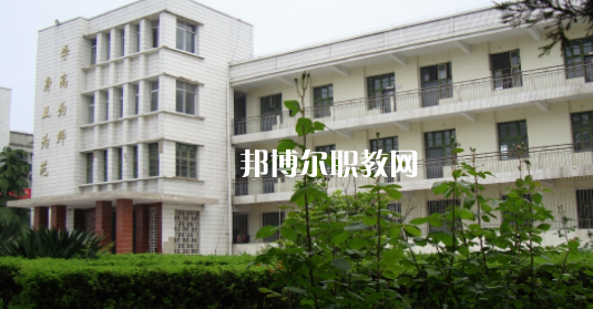安徽省霍邱師范學(xué)校2021年報名條件、招生要求、招生對象