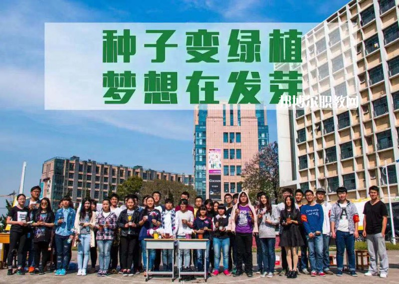 江蘇傳媒學(xué)校2022年報(bào)名條件、招生要求、招生對象