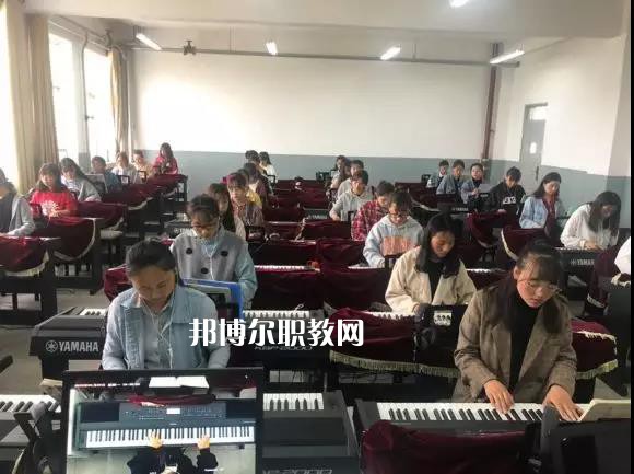 甘肅省臨夏州職業(yè)技術(shù)學(xué)校2022年報名條件、招生要求、招生對象
