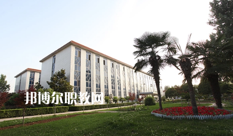 西安齊力鐵路學(xué)校2022年招生辦聯(lián)系電話(huà)