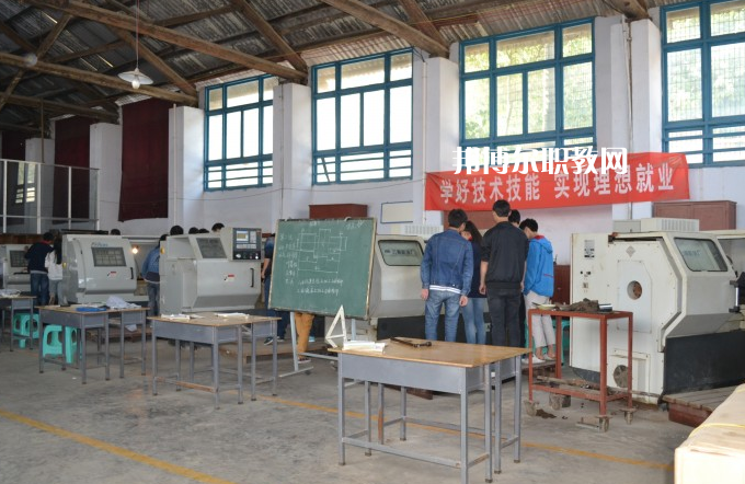 貴州鐵路技術(shù)學(xué)校2022年報(bào)名條件、招生要求、招生對(duì)象