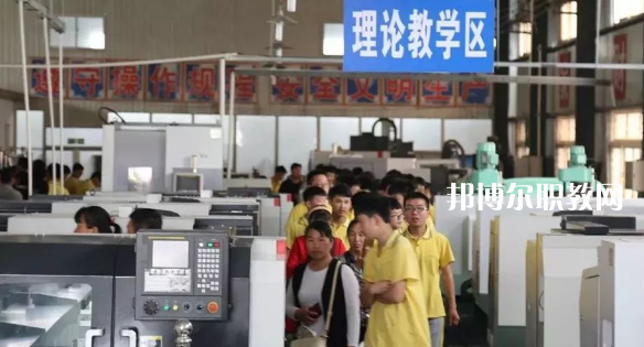 武邑奮飛職業(yè)技術(shù)中等專業(yè)學(xué)校怎么樣、好不好