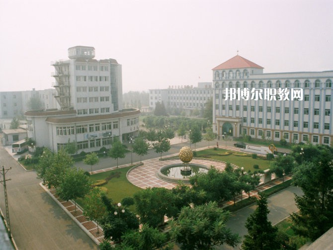 重慶五里店職業(yè)中學(xué)2022年學(xué)費(fèi)、收費(fèi)多少 