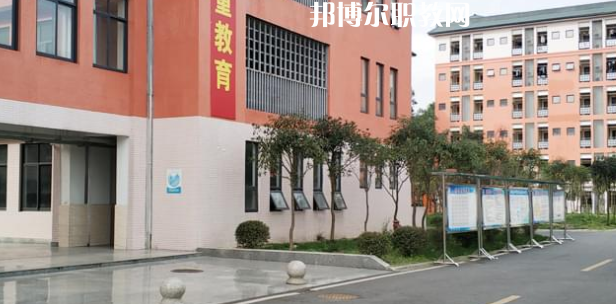 成都廣信數(shù)字技術(shù)職業(yè)學(xué)校2022年學(xué)費(fèi)、收費(fèi)多少