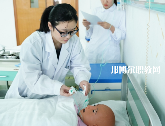 常州衛(wèi)生高等職業(yè)技術(shù)學(xué)校2022年報名條件、招生要求、招生對象