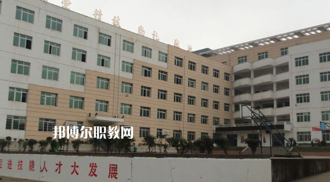 六枝特區(qū)技工學(xué)校2022年報(bào)名條件、招生要求、招生對(duì)象