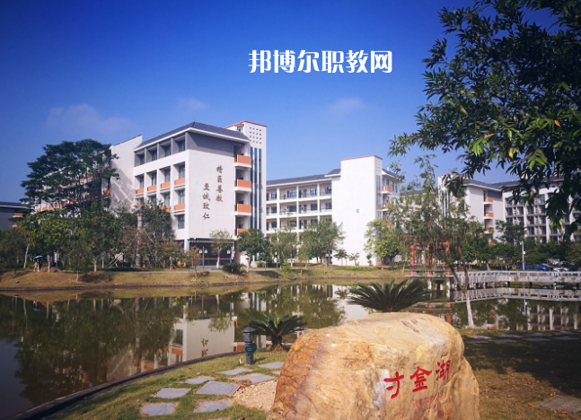 惠州衛(wèi)生學(xué)校2022年報(bào)名條件、招生要求、招生對(duì)象