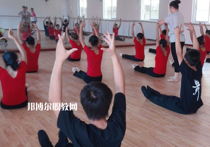 南寧民族歌舞藝術(shù)職業(yè)技術(shù)學(xué)校2022年學(xué)費(fèi)、收費(fèi)多少