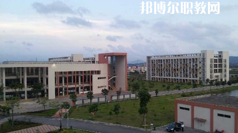 獨(dú)山中等職業(yè)學(xué)校2022年學(xué)費(fèi)、收費(fèi)多少