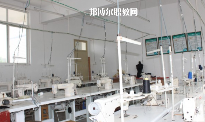 貞豐縣職業(yè)技術(shù)學(xué)校2022年報名條件、招生要求、招生對象