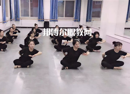 保定工程技術(shù)學(xué)校2022年學(xué)費(fèi)、收費(fèi)多少