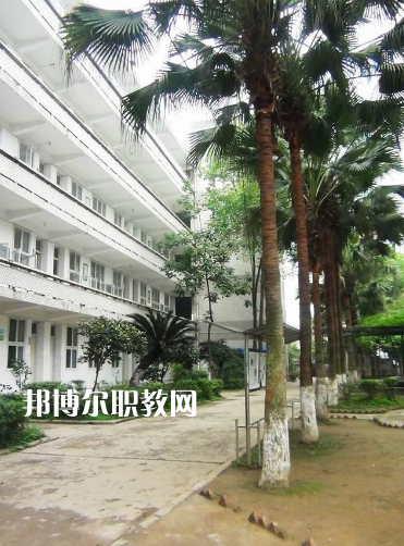 四川瀘州鵬程中等職業(yè)學(xué)校2022年學(xué)費(fèi)、收費(fèi)多少
