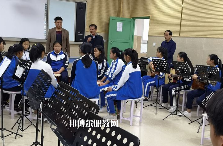 冊(cè)亨中等職業(yè)學(xué)校2022年報(bào)名條件、招生要求、招生對(duì)象