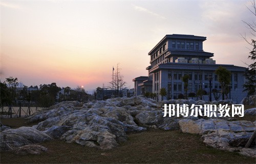 鎮(zhèn)江技師學院2022年報名條件、招生要求、招生對象