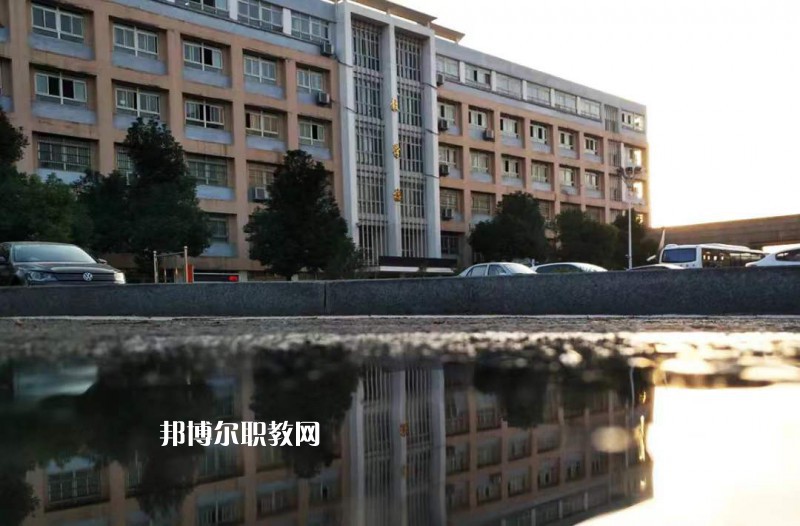 安徽紅十字會衛(wèi)生學校2022年報名條件、招生要求、招生對象