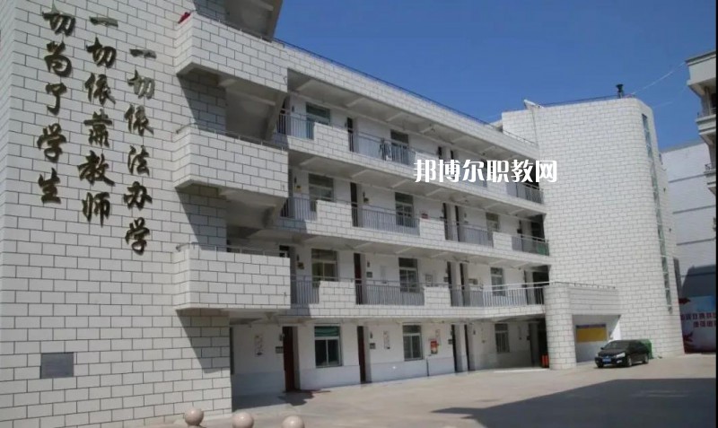 阜陽現(xiàn)代職業(yè)教育學(xué)校2022年報(bào)名條件、招生要求、招生對象